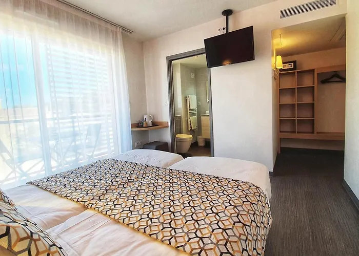 Le Virevent Hotel 3*