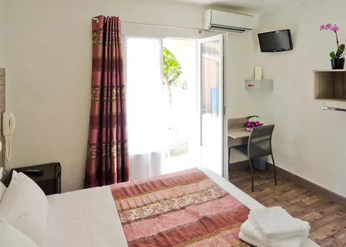 Le Virevent Hotel 3*